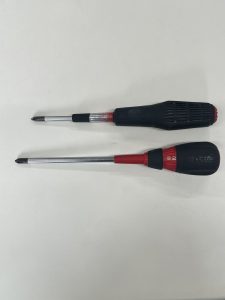 プラスドライバーの写真
