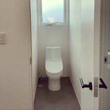 トイレの窓